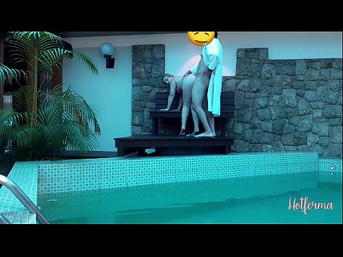 ❤️ El cap convida la criada a la piscina, però no va poder resistir-se a una calor ❤❌  Sexe al porno ca.truedating.top
